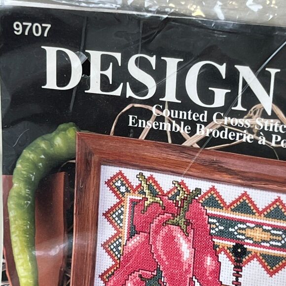 Vgt Design Works Counted Cross Stitch Kit CHILI PEPPER KITCHEN #9707 11" X 14" - Picture 2 of 7